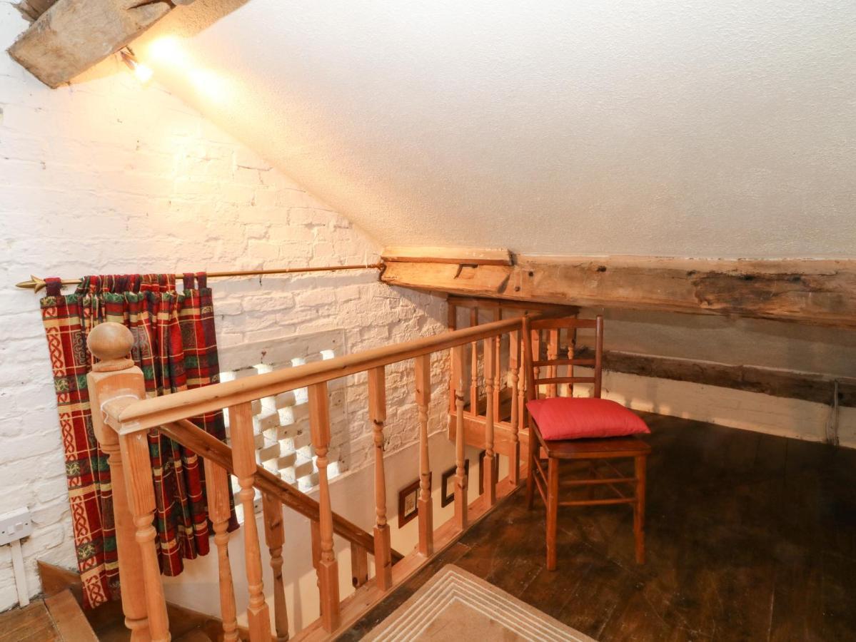 The Toolshed Villa Warrington Bagian luar foto